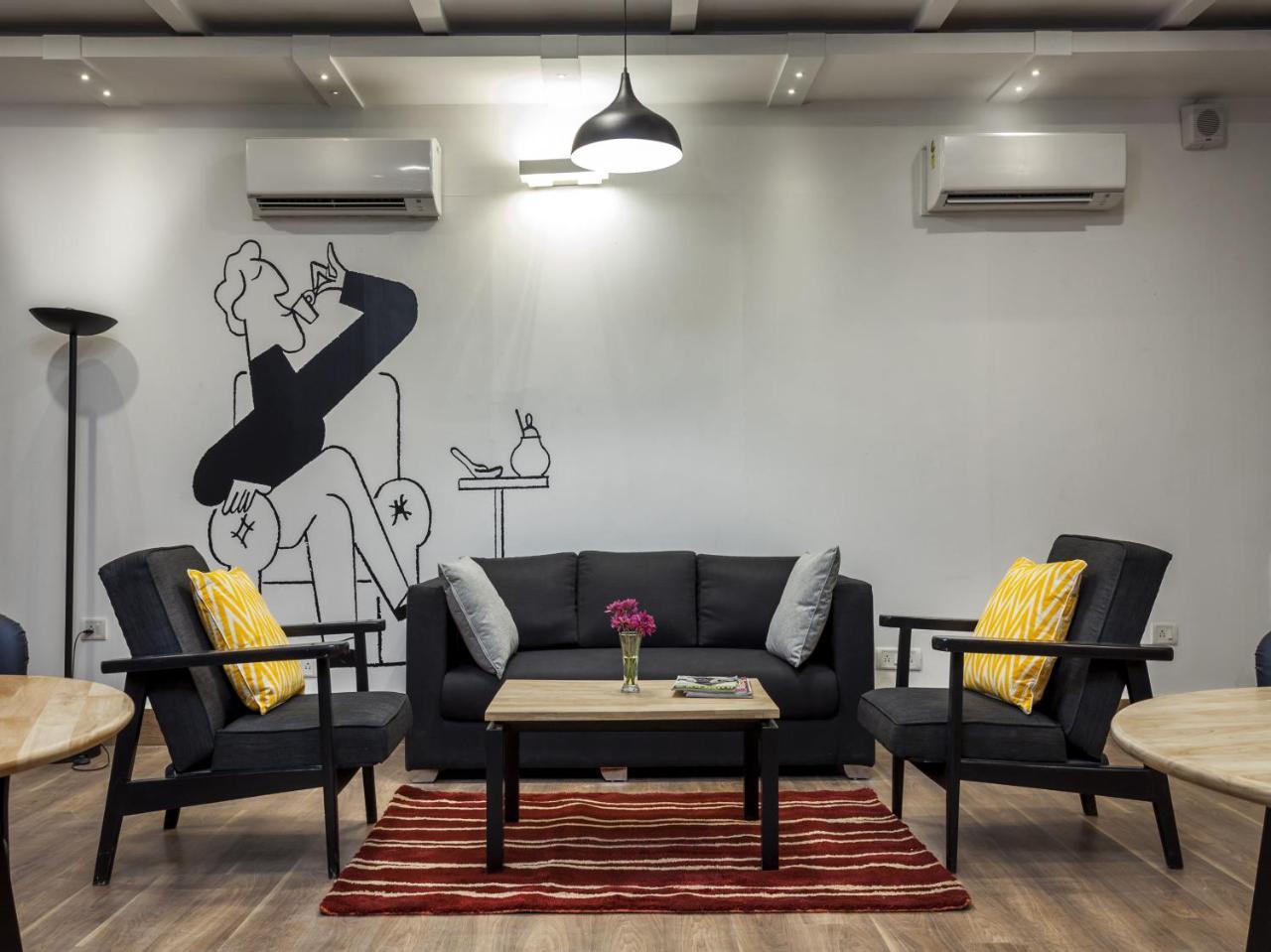 Oyo Townhouse 11 Esplanade Hotell Calcutta Exteriör bild