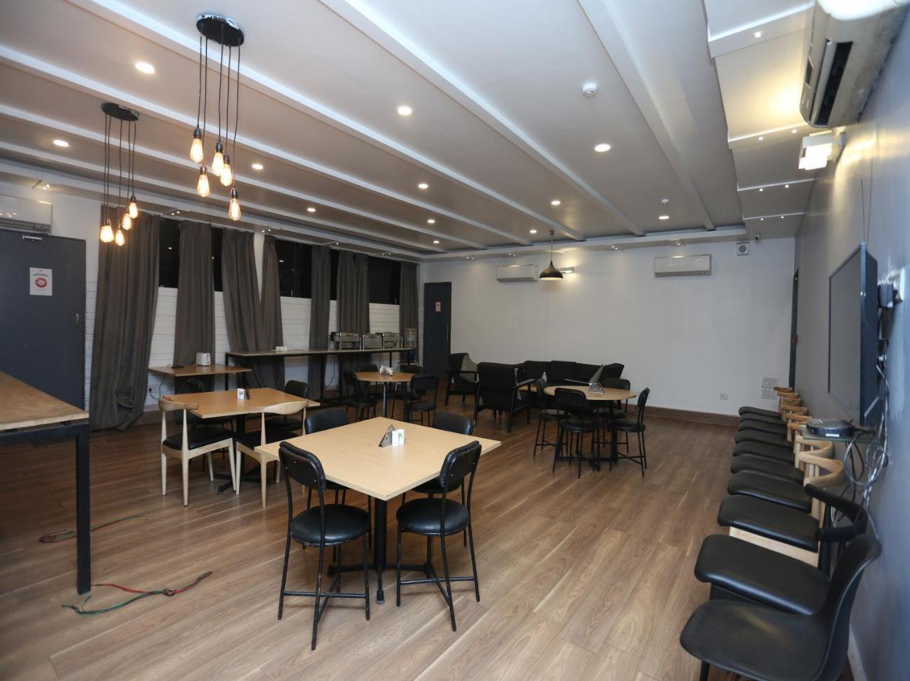 Oyo Townhouse 11 Esplanade Hotell Calcutta Exteriör bild