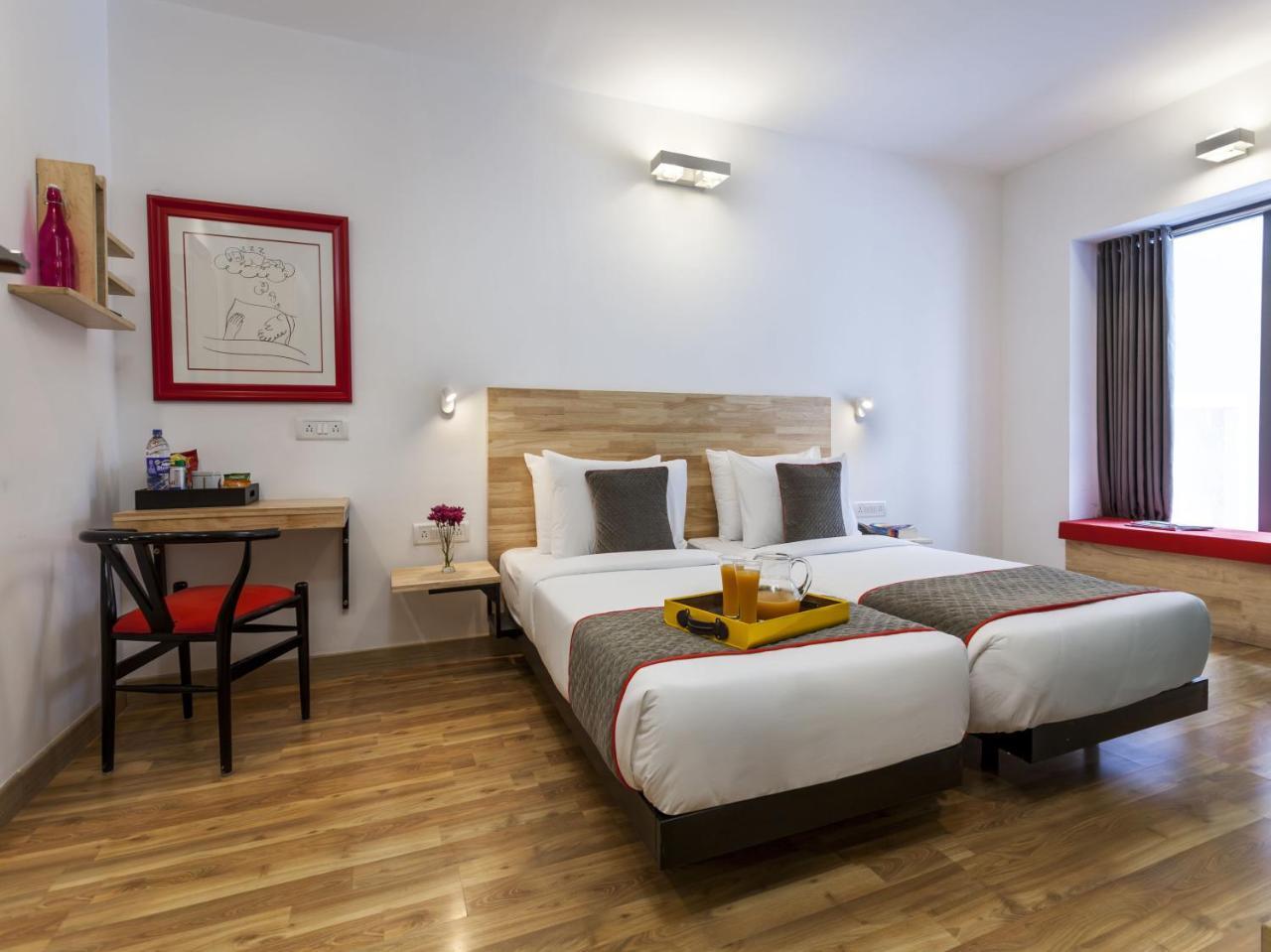 Oyo Townhouse 11 Esplanade Hotell Calcutta Exteriör bild